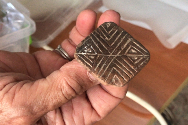 Mersin Yumuktepe Höyüğü'nde 9 bin yıllık mühür bulundu